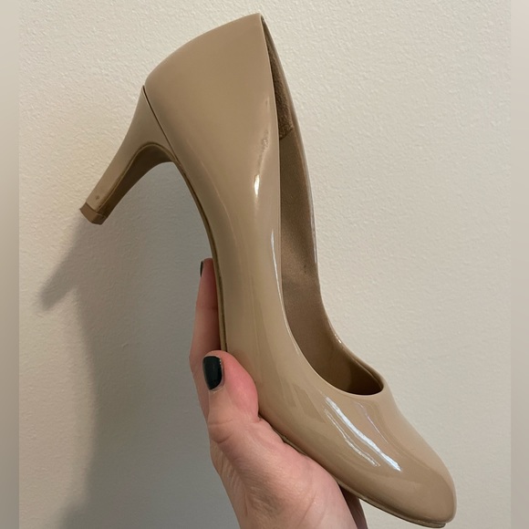 Nude Heels - Picture 2 of 7